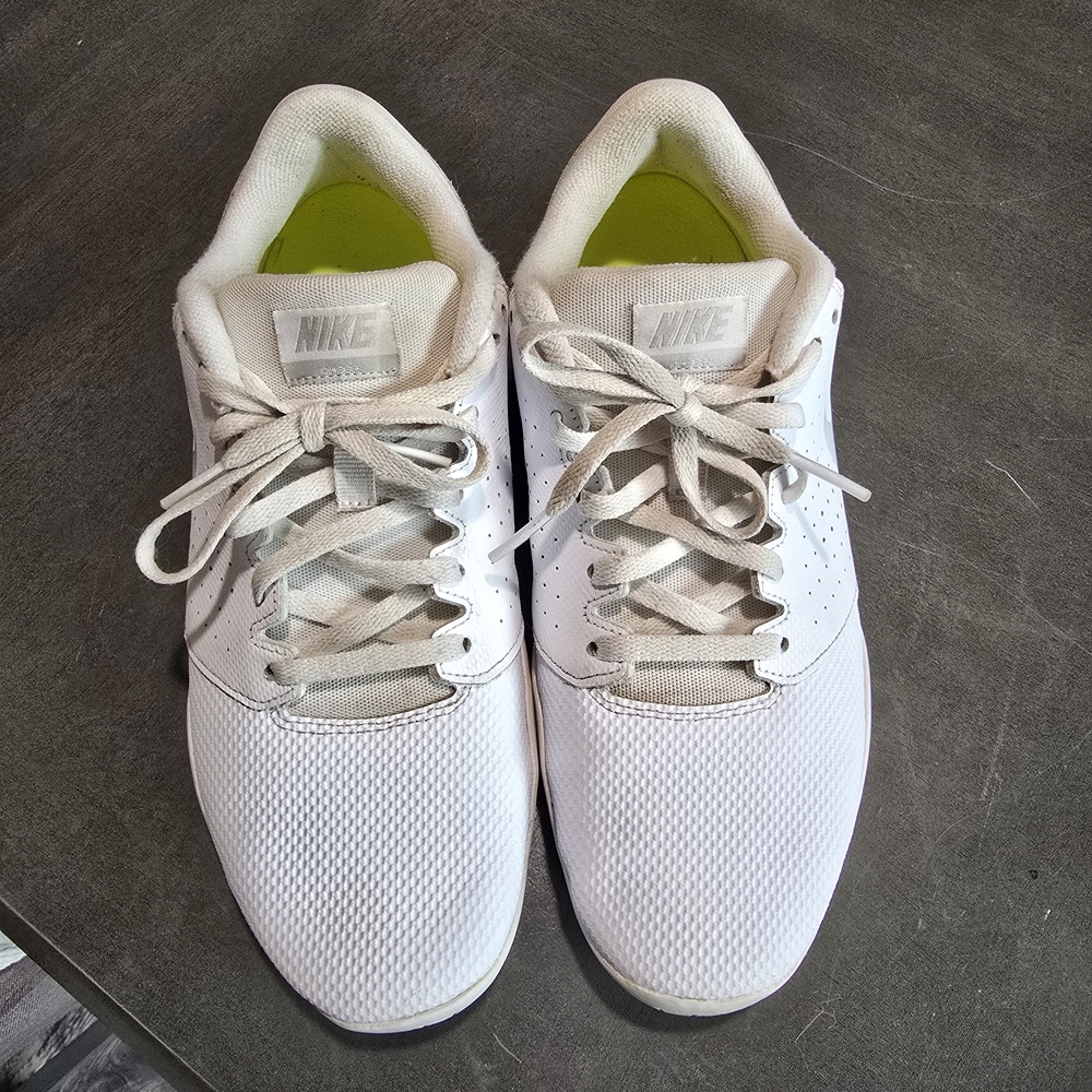 Nike Sideline IV Women’s Cheer Shoes White Size 7.5 943790-100